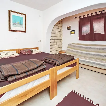 Nino-3 By Interhome * Bibinje