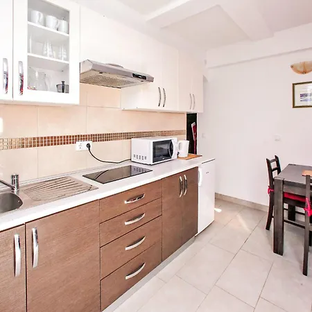 Nino-3 By Interhome * Bibinje