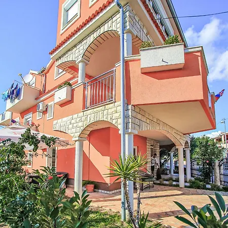 Nino-3 By Interhome * Bibinje