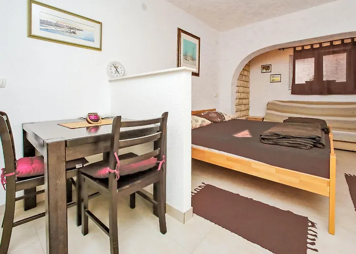 Nino-3 By Interhome Bibinje